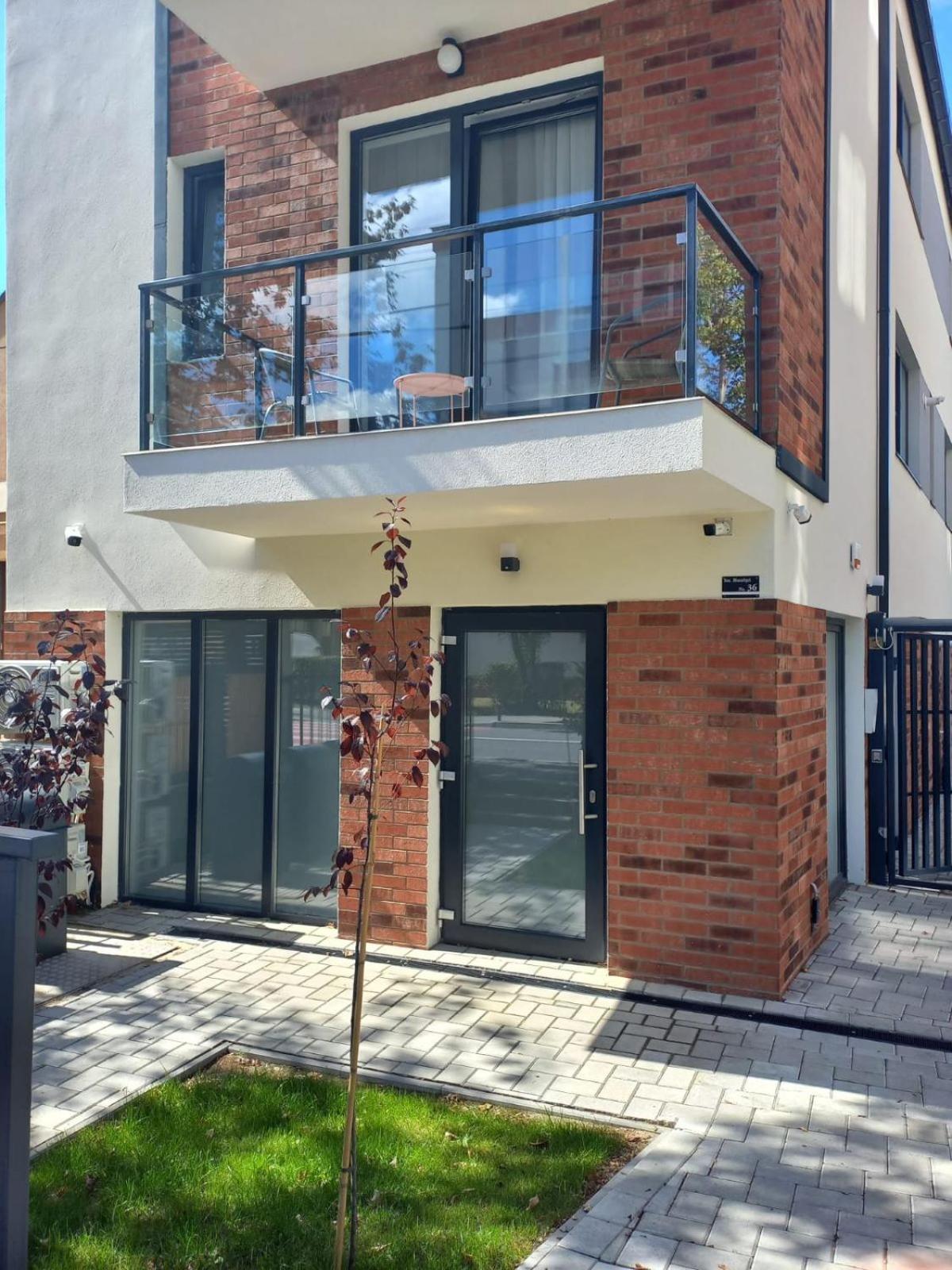 Cinque Stelle Hotel Apartments クルージュ＝ナポカ エクステリア 写真